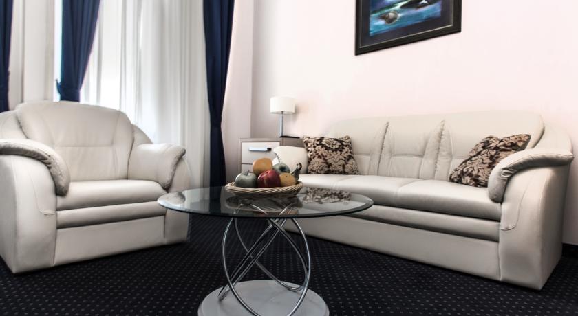 Five Points Square 8